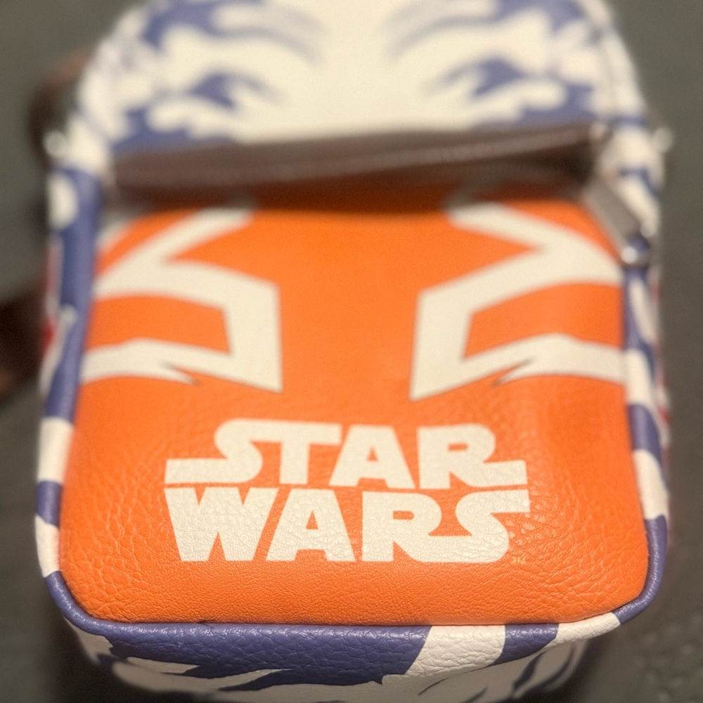 Star Wars Ahsoka Crossbody Bag with Comic Strip Wallet COMBO - Picture 2 of 4